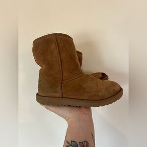 Ugg Girls Classic Boots Chestnut Brown Size 4